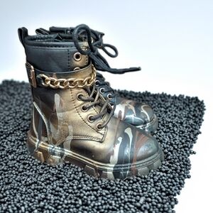 Glitzy n Glam Stylish Black Boots